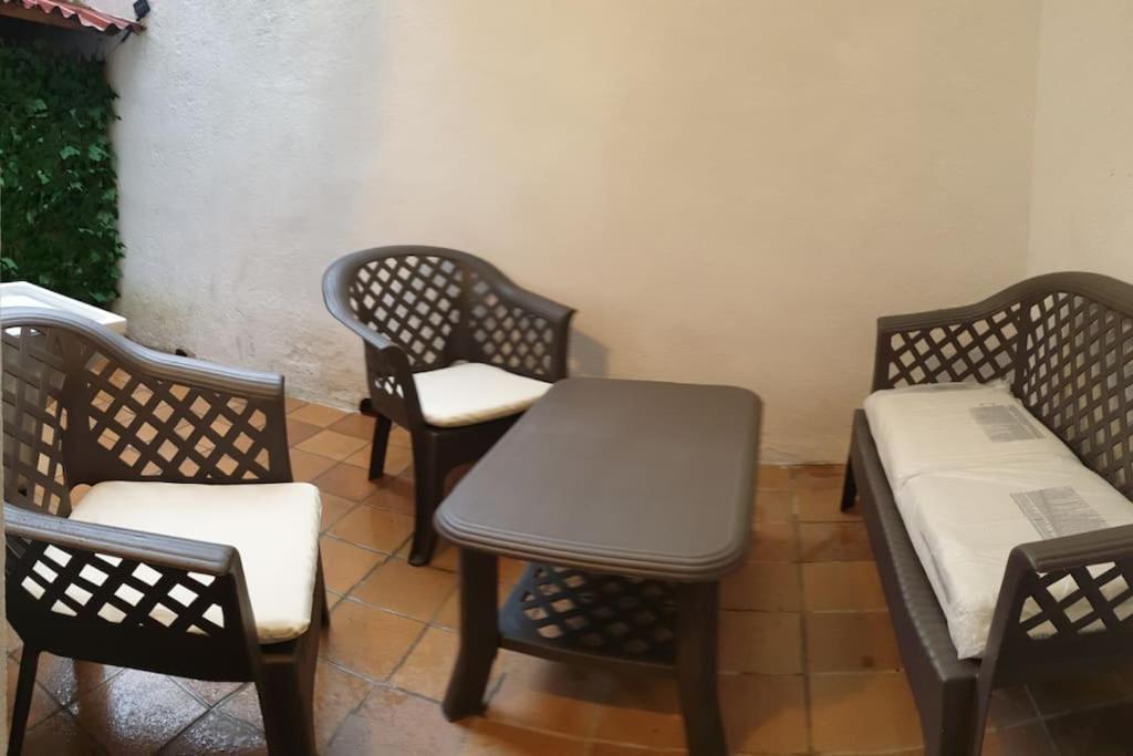 Casa Ramona Apartamento De Pueblo Con Patio En El Centro De Sant Joan São João das Abadessas Exterior foto